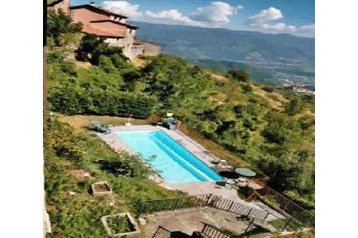 Italia Privát Trassilico, Esterno